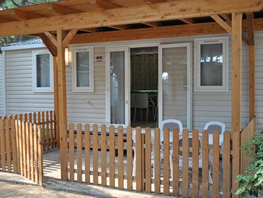 MOBILE-HOMES-LOVE-MY-PET-GARDEN-PATIO